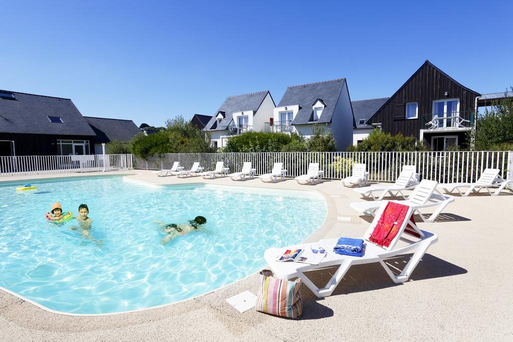 Residence Nemea Les Roches Saint-Pol-de-Léon Exteriör bild
